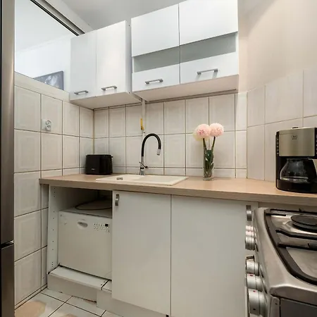 Functional With A View Of The In A Quiet Area Of By Renters Apartament *